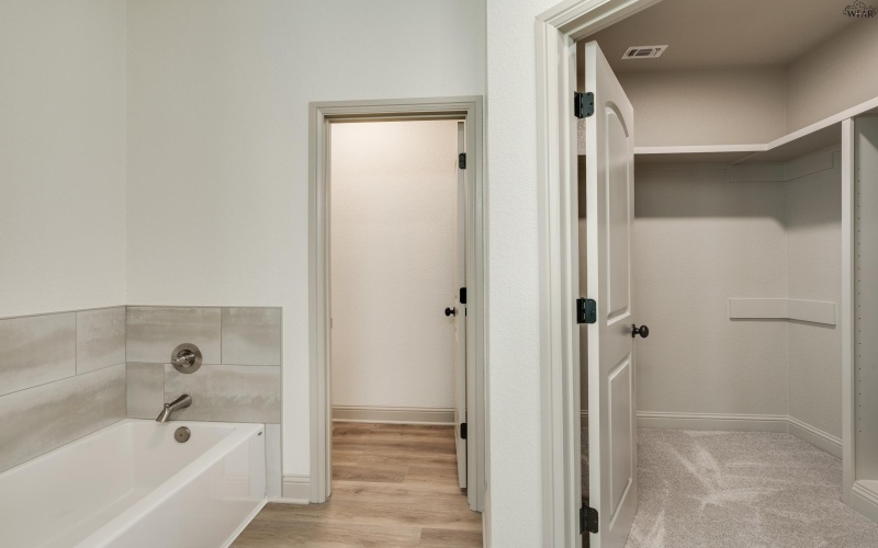 1426 AMHERST STREET, Burkburnett, TX 76354, 3 Habitaciones Habitaciones , ,2 BañosBaños,Residential,En Venta,1426 AMHERST STREET,0,181678