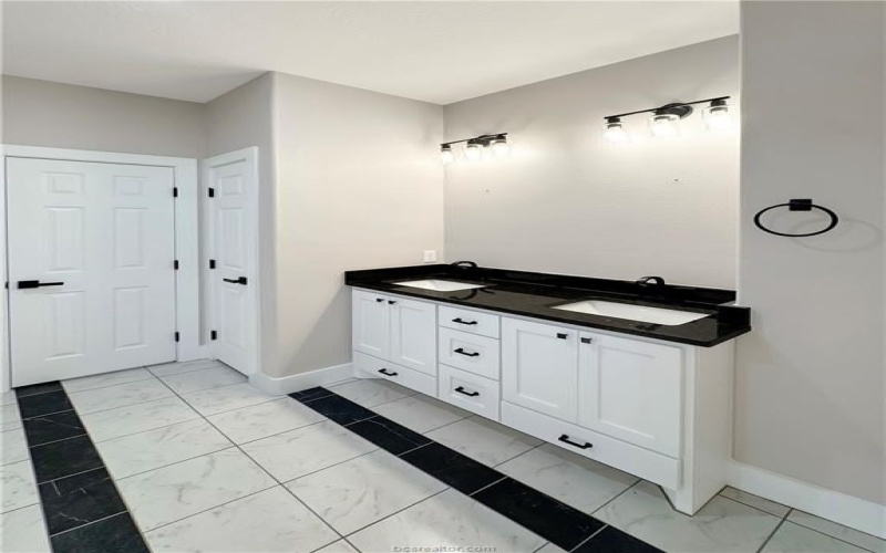 2100 Zebrina Court, Bryan, TX 77807, 4 Habitaciones Habitaciones , ,2 BañosBaños,Residential,En Venta,2100 Zebrina Court,0,26000165