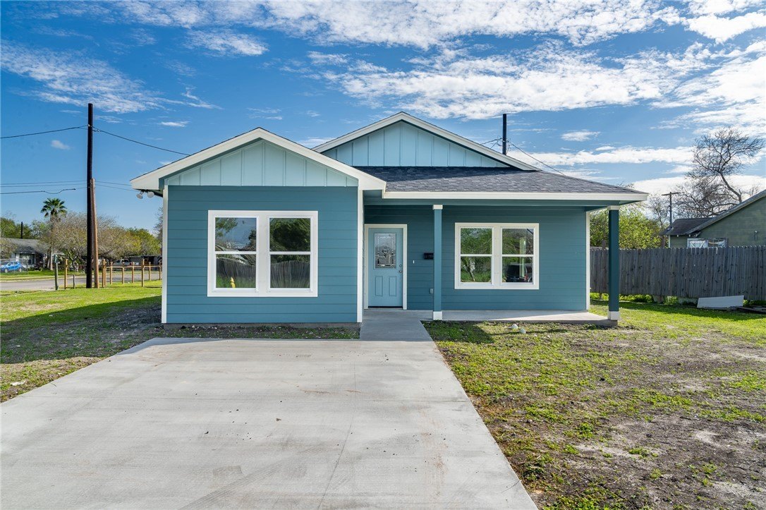 2502 Lynch Street, Corpus Christi, TX 78404, 3 Bedrooms Bedrooms, ,2 BathroomsBathrooms,Residential,For Sale,2502 Lynch Street,0,469510