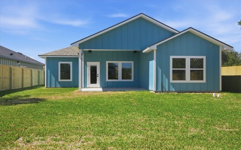 741 S 10th, Aransas Pass, TX 78336, 3 Habitaciones Habitaciones , ,2 BañosBaños,Residential,En Venta,741 S 10th,0,469515