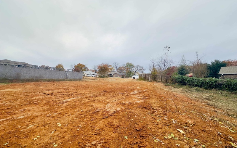 110 Elmwood Court, Palestine, TX 75801, ,Residential,For Sale,110 Elmwood Court,0,25010323