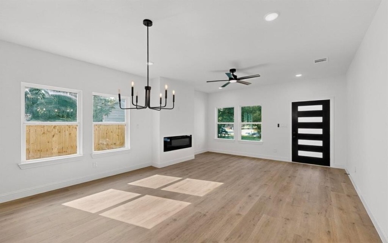 1308 Daffan Avenue, Ennis, TX 75119, 4 Habitaciones Habitaciones , ,2 BañosBaños,Residential,En Venta,1308 Daffan Avenue,0,21145295