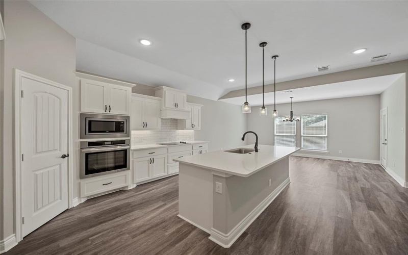 409 Ellis Place Drive, Greenville, TX 75402, 4 Habitaciones Habitaciones , ,3 BañosBaños,Residential,En Venta,409 Ellis Place Drive,0,21145371