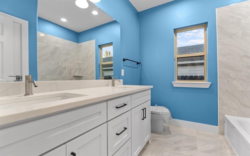 520 E 5TH Street, Bonham, TX 75418, 3 Habitaciones Habitaciones , ,2 BañosBaños,Residential,En Venta,520 E 5TH Street,0,21145450