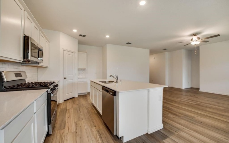 204 Coconut Drive, Azle, TX 76020, 3 Habitaciones Habitaciones , ,2 BañosBaños,Residential,En Venta,204 Coconut Drive,0,21145478