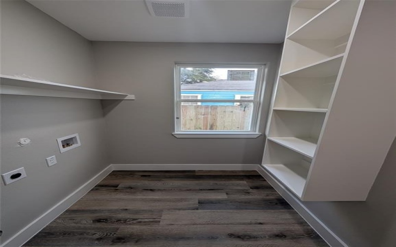 2631 Burger Avenue, Dallas, TX 75215, 3 Habitaciones Habitaciones , ,2 BañosBaños,Residential,En Venta,2631 Burger Avenue,0,21145515