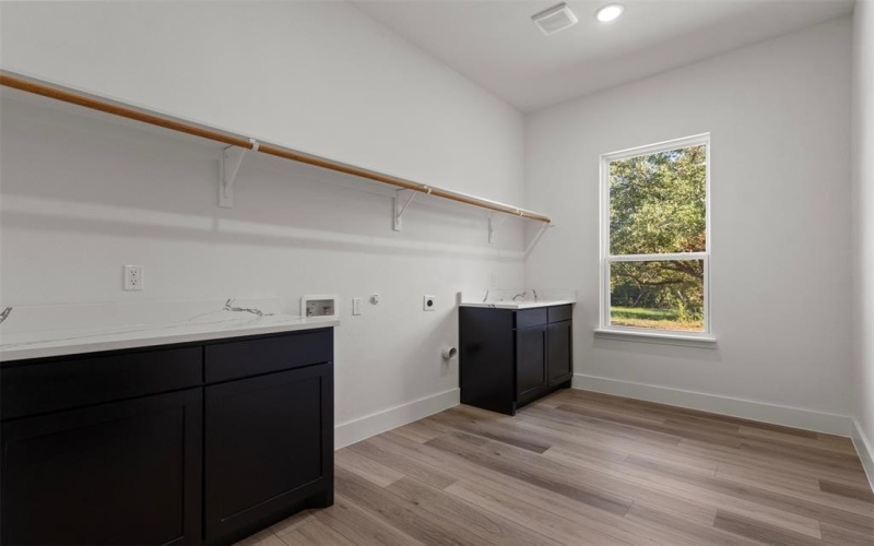 3300 Paradise Lane, Seagoville, TX 75159, 5 Bedrooms Bedrooms, ,3 BathroomsBathrooms,Residential,For Sale,3300 Paradise Lane,0,21145708