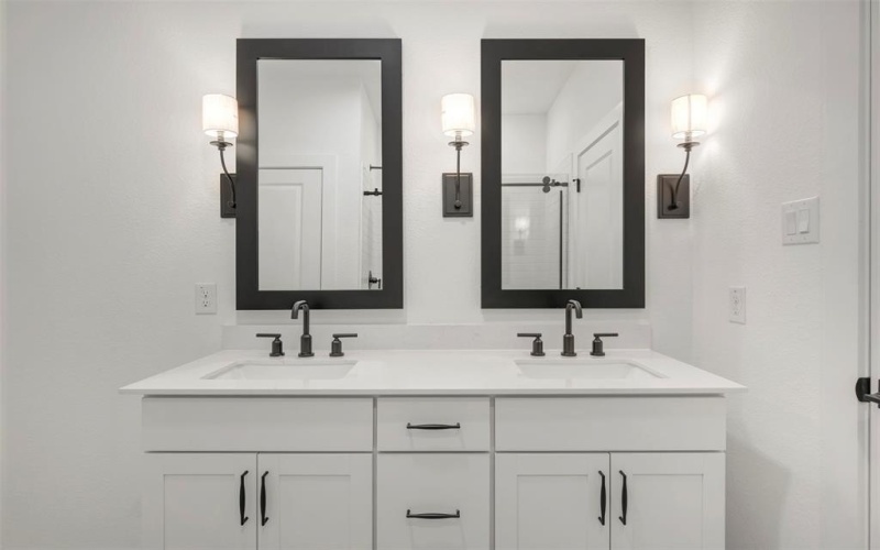 2205 Maple Ridge Drive, Van Alstyne, TX 75495, 4 Bedrooms Bedrooms, ,2 BathroomsBathrooms,Residential,For Sale,2205 Maple Ridge Drive,0,21145734