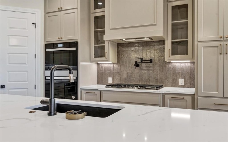 2408 Candlestick Drive, Granbury, TX 76049, 4 Habitaciones Habitaciones , ,3 BañosBaños,Residential,En Venta,2408 Candlestick Drive,0,21138434