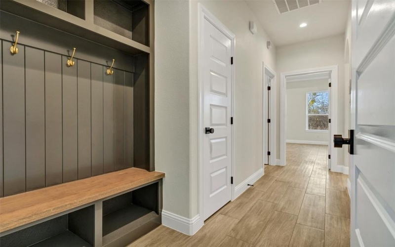 2408 Candlestick Drive, Granbury, TX 76049, 4 Habitaciones Habitaciones , ,3 BañosBaños,Residential,En Venta,2408 Candlestick Drive,0,21138434