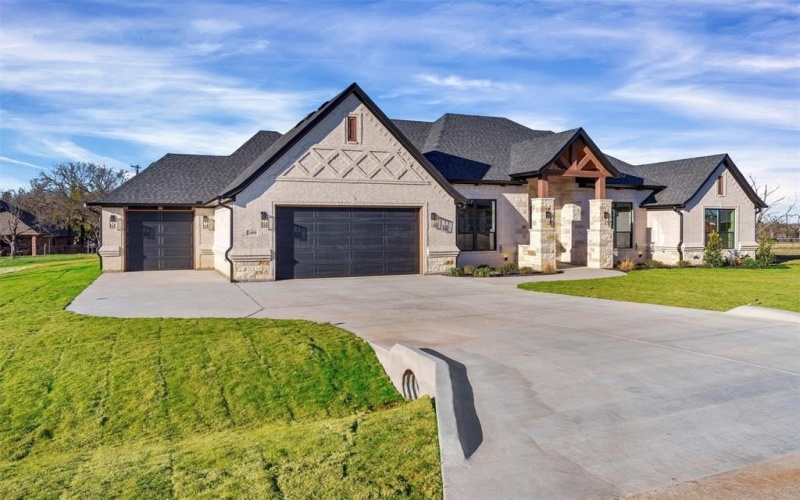 2408 Candlestick Drive, Granbury, TX 76049, 4 Habitaciones Habitaciones , ,3 BañosBaños,Residential,En Venta,2408 Candlestick Drive,0,21138434