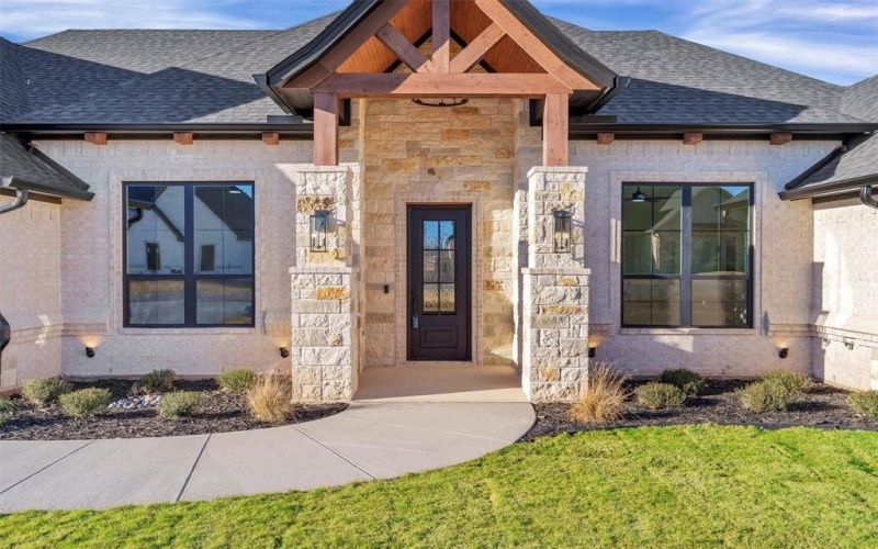 2408 Candlestick Drive, Granbury, TX 76049, 4 Habitaciones Habitaciones , ,3 BañosBaños,Residential,En Venta,2408 Candlestick Drive,0,21138434