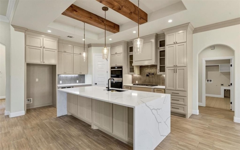 2408 Candlestick Drive, Granbury, TX 76049, 4 Habitaciones Habitaciones , ,3 BañosBaños,Residential,En Venta,2408 Candlestick Drive,0,21138434