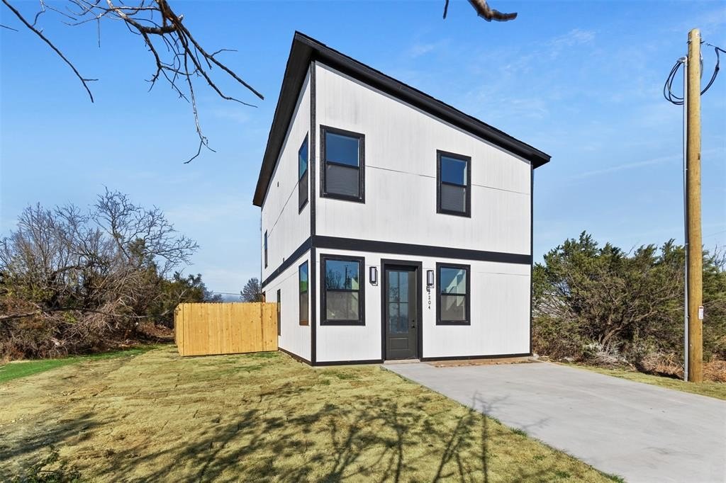 2204 Cedarwood Trail, Granbury, TX 76048, 3 Bedrooms Bedrooms, ,2 BathroomsBathrooms,Residential,For Sale,2204 Cedarwood Trail,0,21139850