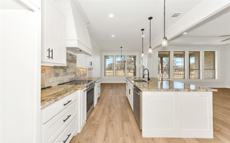 801 Holiday Hills Drive, Mineral Wells, TX 76067, 4 Habitaciones Habitaciones , ,2 BañosBaños,Residential,En Venta,801 Holiday Hills Drive,0,21142794