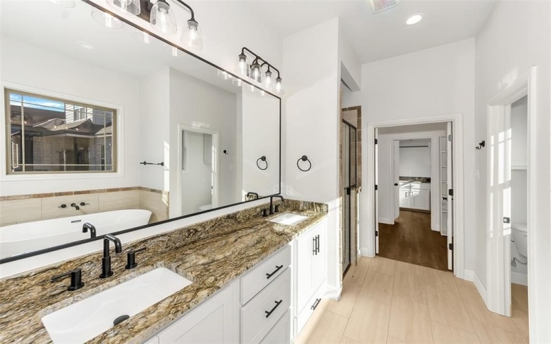 801 Holiday Hills Drive, Mineral Wells, TX 76067, 4 Habitaciones Habitaciones , ,2 BañosBaños,Residential,En Venta,801 Holiday Hills Drive,0,21142794