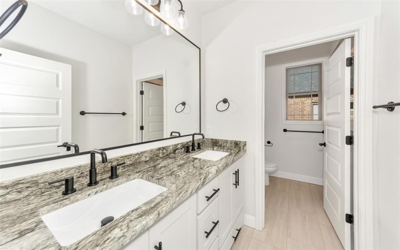 801 Holiday Hills Drive, Mineral Wells, TX 76067, 4 Habitaciones Habitaciones , ,2 BañosBaños,Residential,En Venta,801 Holiday Hills Drive,0,21142794