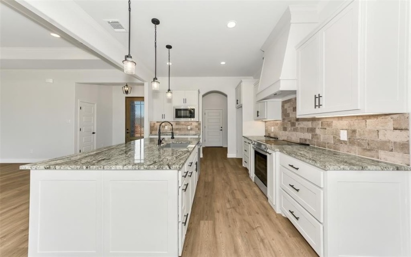 801 Holiday Hills Drive, Mineral Wells, TX 76067, 4 Habitaciones Habitaciones , ,2 BañosBaños,Residential,En Venta,801 Holiday Hills Drive,0,21142794