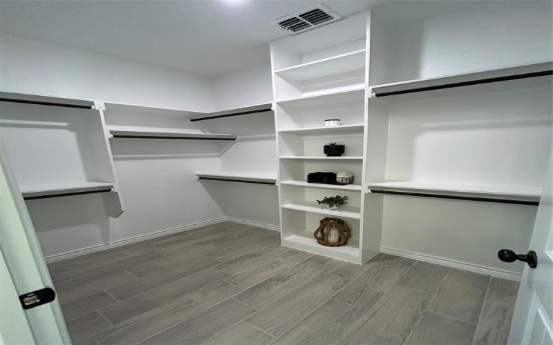 1118 S Grand Avenue, Gainesville, TX 76240, 4 Bedrooms Bedrooms, ,2 BathroomsBathrooms,Residential,For Sale,1118 S Grand Avenue,0,21145224