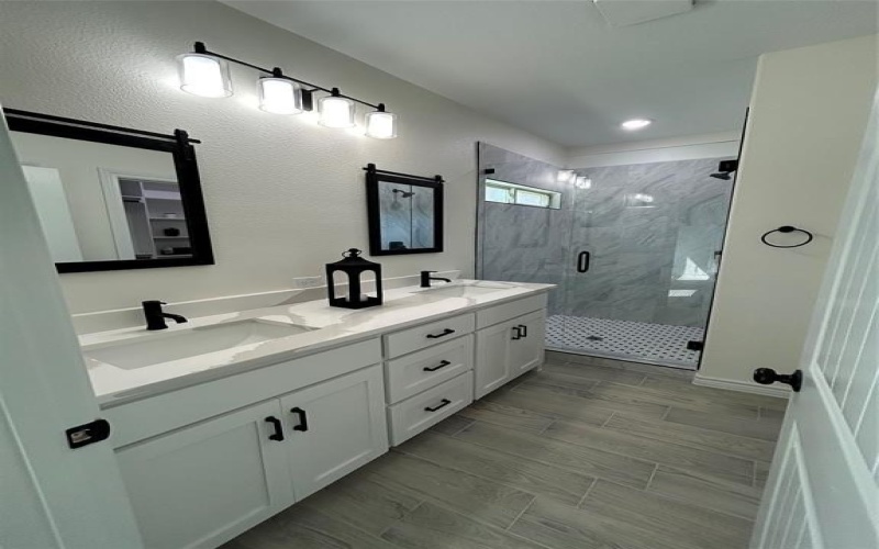 1118 S Grand Avenue, Gainesville, TX 76240, 4 Bedrooms Bedrooms, ,2 BathroomsBathrooms,Residential,For Sale,1118 S Grand Avenue,0,21145224