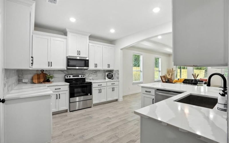 1118 S Grand Avenue, Gainesville, TX 76240, 4 Bedrooms Bedrooms, ,2 BathroomsBathrooms,Residential,For Sale,1118 S Grand Avenue,0,21145224