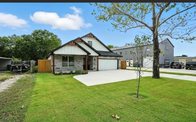 1118 S Grand Avenue, Gainesville, TX 76240, 4 Bedrooms Bedrooms, ,2 BathroomsBathrooms,Residential,For Sale,1118 S Grand Avenue,0,21145224