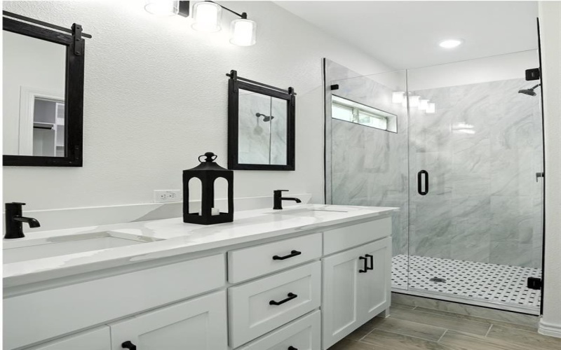 1118 S Grand Avenue, Gainesville, TX 76240, 4 Bedrooms Bedrooms, ,2 BathroomsBathrooms,Residential,For Sale,1118 S Grand Avenue,0,21145224