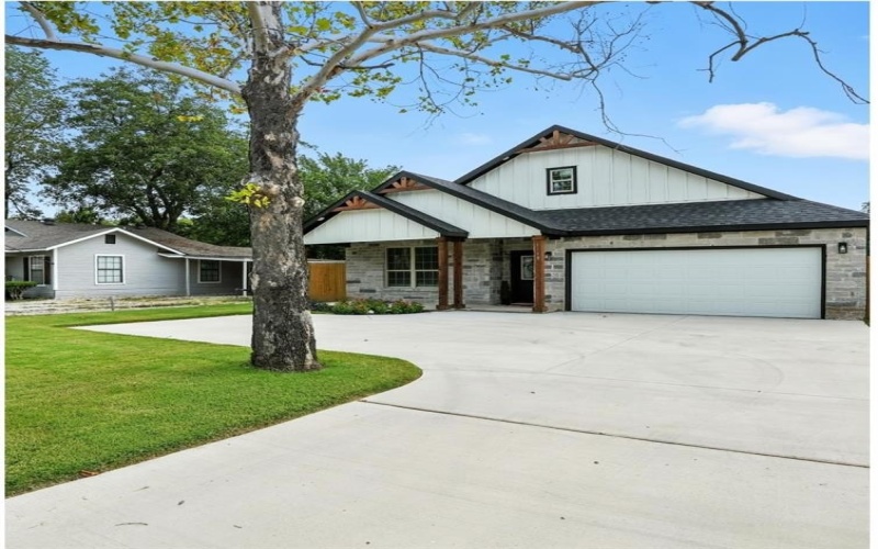 1118 S Grand Avenue, Gainesville, TX 76240, 4 Bedrooms Bedrooms, ,2 BathroomsBathrooms,Residential,For Sale,1118 S Grand Avenue,0,21145224