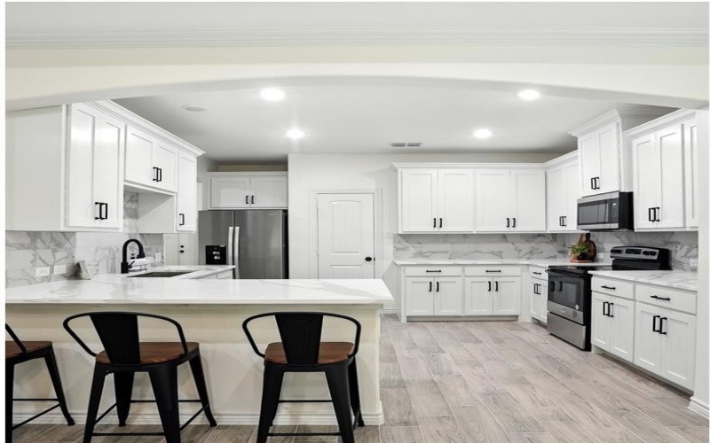 1118 S Grand Avenue, Gainesville, TX 76240, 4 Bedrooms Bedrooms, ,2 BathroomsBathrooms,Residential,For Sale,1118 S Grand Avenue,0,21145224