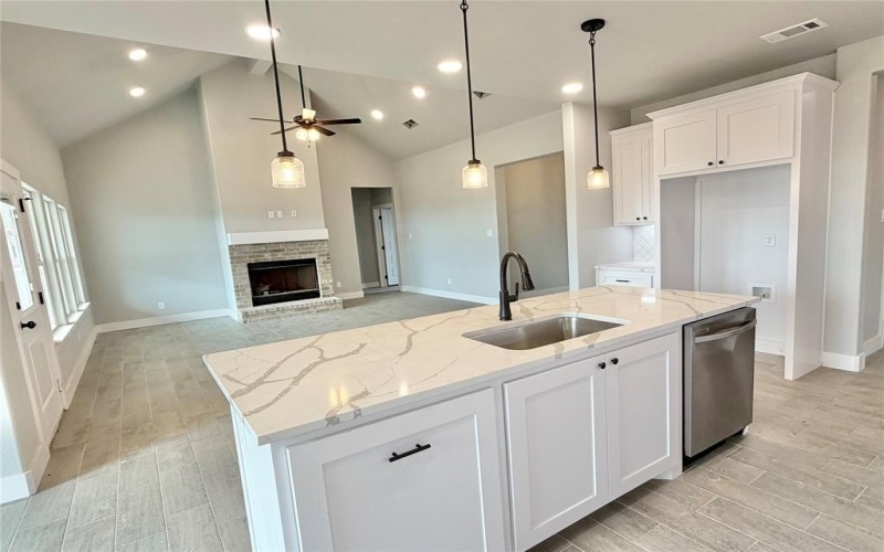 2008 Collin Street, Weatherford, TX 76085, 4 Bedrooms Bedrooms, ,3 BathroomsBathrooms,Residential,For Sale,2008 Collin Street,0,21146004