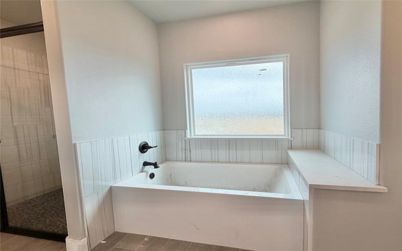 2008 Collin Street, Weatherford, TX 76085, 4 Bedrooms Bedrooms, ,3 BathroomsBathrooms,Residential,For Sale,2008 Collin Street,0,21146004