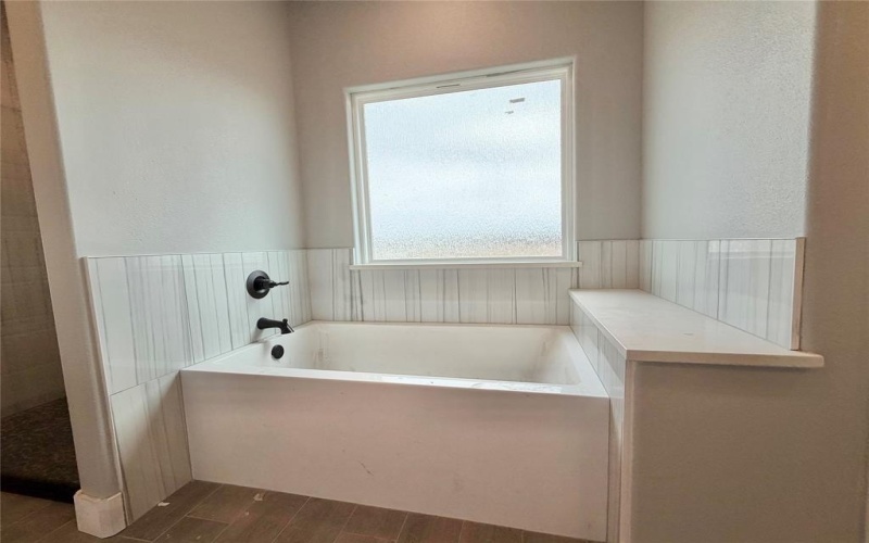 2008 Collin Street, Weatherford, TX 76085, 4 Bedrooms Bedrooms, ,3 BathroomsBathrooms,Residential,For Sale,2008 Collin Street,0,21146004