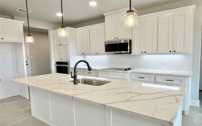 2008 Collin Street, Weatherford, TX 76085, 4 Bedrooms Bedrooms, ,3 BathroomsBathrooms,Residential,For Sale,2008 Collin Street,0,21146004