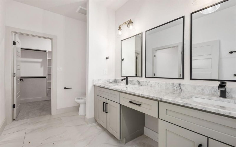 5639 Barkridge Drive, Granbury, TX 76048, 3 Habitaciones Habitaciones , ,2 BañosBaños,Residential,En Venta,5639 Barkridge Drive,0,21146221