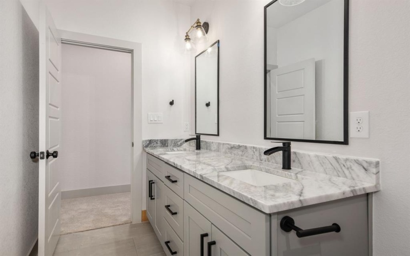 5639 Barkridge Drive, Granbury, TX 76048, 3 Habitaciones Habitaciones , ,2 BañosBaños,Residential,En Venta,5639 Barkridge Drive,0,21146221