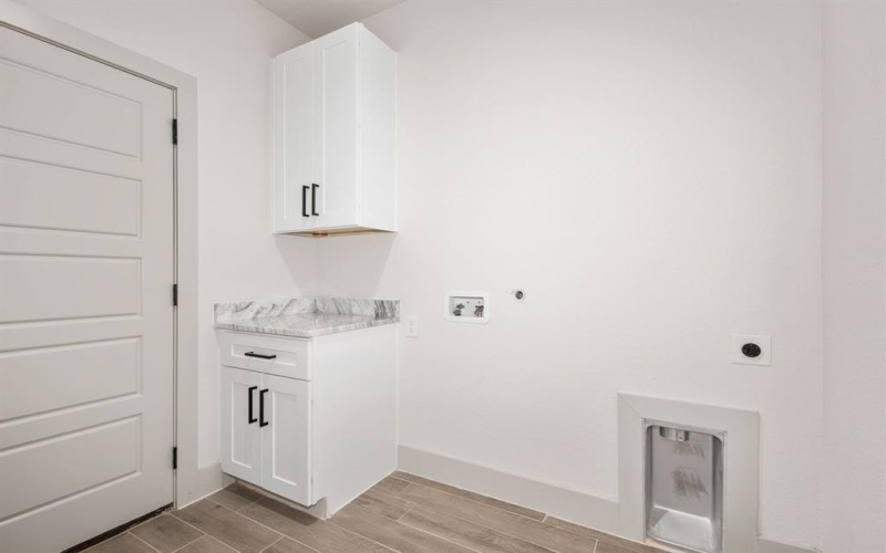 5639 Barkridge Drive, Granbury, TX 76048, 3 Habitaciones Habitaciones , ,2 BañosBaños,Residential,En Venta,5639 Barkridge Drive,0,21146221