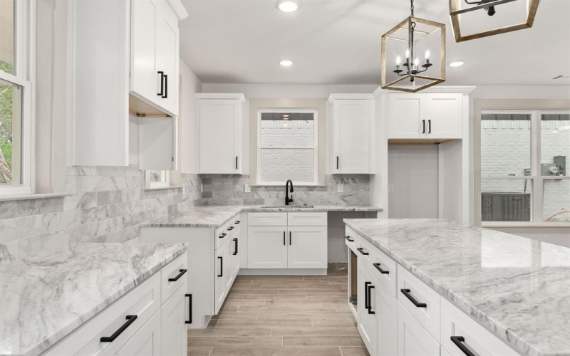 5703 Barkridge Drive, Granbury, TX 76048, 3 Bedrooms Bedrooms, ,2 BathroomsBathrooms,Residential,For Sale,5703 Barkridge Drive,0,21146225