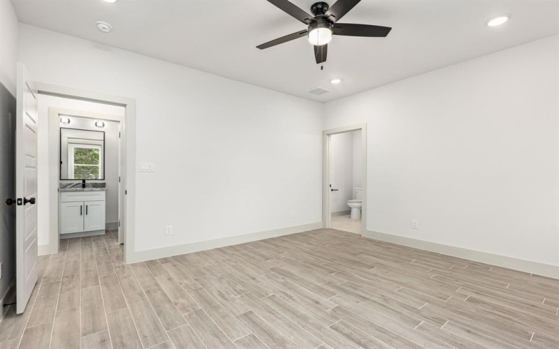 5703 Barkridge Drive, Granbury, TX 76048, 3 Bedrooms Bedrooms, ,2 BathroomsBathrooms,Residential,For Sale,5703 Barkridge Drive,0,21146225