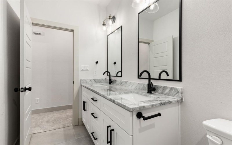 5703 Barkridge Drive, Granbury, TX 76048, 3 Bedrooms Bedrooms, ,2 BathroomsBathrooms,Residential,For Sale,5703 Barkridge Drive,0,21146225