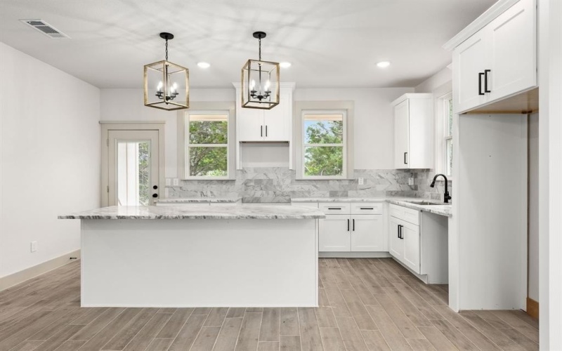 5703 Barkridge Drive, Granbury, TX 76048, 3 Bedrooms Bedrooms, ,2 BathroomsBathrooms,Residential,For Sale,5703 Barkridge Drive,0,21146225