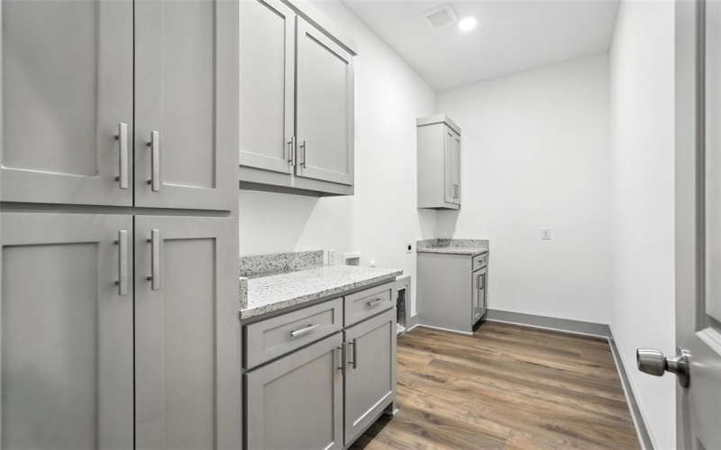 716 Oak Creek Drive, Hutchins, TX 75141, 5 Bedrooms Bedrooms, ,2 BathroomsBathrooms,Residential,For Sale,716 Oak Creek Drive,0,21146333