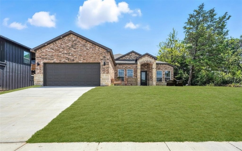 716 Oak Creek Drive, Hutchins, TX 75141, 5 Bedrooms Bedrooms, ,2 BathroomsBathrooms,Residential,For Sale,716 Oak Creek Drive,0,21146333