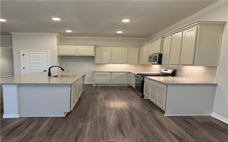 6308 Raleigh, College Station, TX 77845, 4 Habitaciones Habitaciones , ,3 BañosBaños,Residential,En Venta,6308 Raleigh,0,25013338