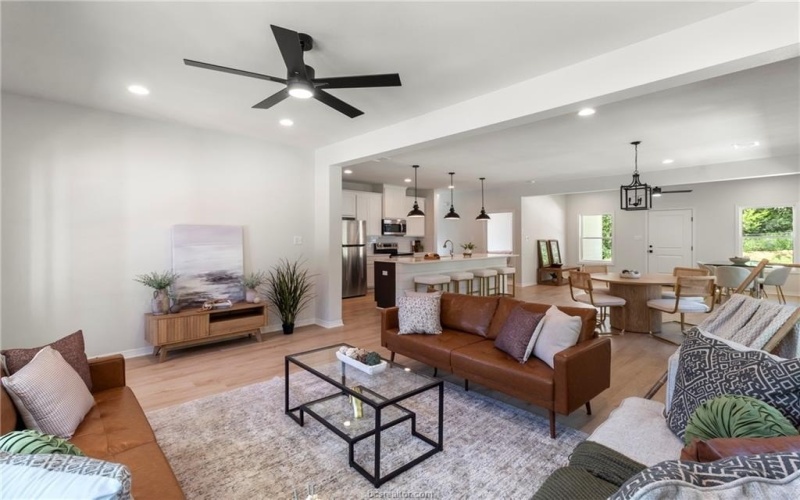 1104 Berkeley Street, College Station, TX 77840, 4 Habitaciones Habitaciones , ,5 BañosBaños,Residential,En Venta,1104 Berkeley Street,0,26000228