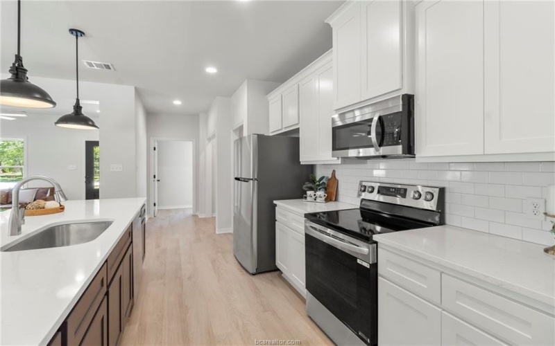 1104 Berkeley Street, College Station, TX 77840, 4 Habitaciones Habitaciones , ,5 BañosBaños,Residential,En Venta,1104 Berkeley Street,0,26000228