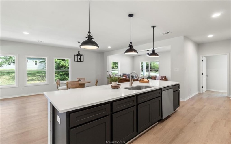 1104 Berkeley Street, College Station, TX 77840, 4 Habitaciones Habitaciones , ,5 BañosBaños,Residential,En Venta,1104 Berkeley Street,0,26000228