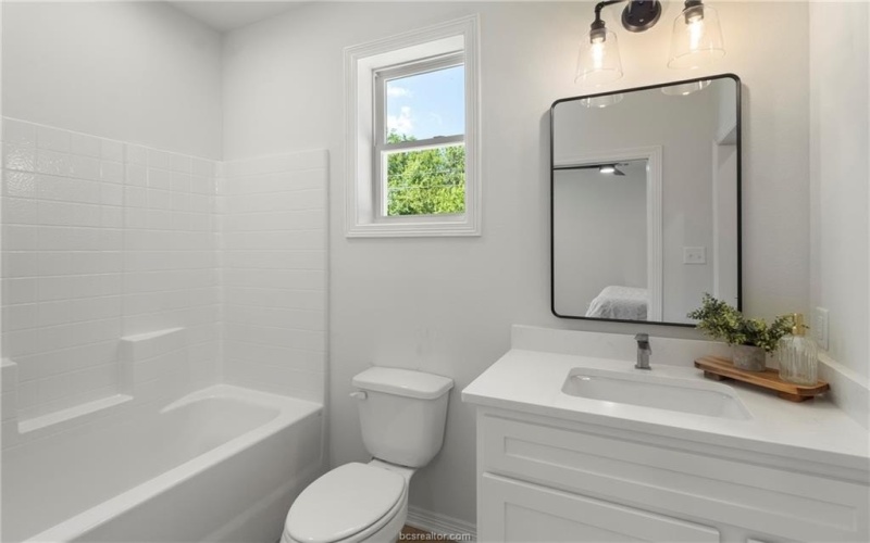 1104 Berkeley Street, College Station, TX 77840, 4 Habitaciones Habitaciones , ,5 BañosBaños,Residential,En Venta,1104 Berkeley Street,0,26000228