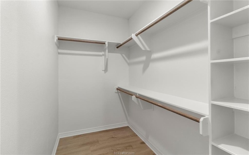 1104 Berkeley Street, College Station, TX 77840, 4 Habitaciones Habitaciones , ,5 BañosBaños,Residential,En Venta,1104 Berkeley Street,0,26000228