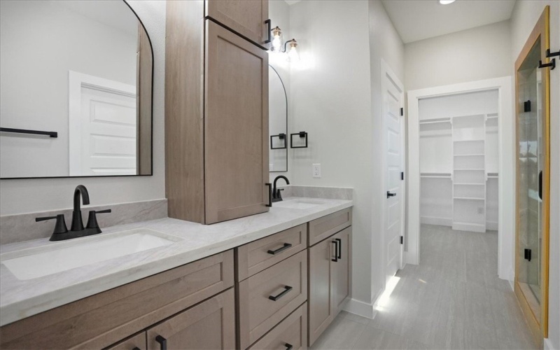 745 S 10TH, Aransas Pass, TX 78336, 4 Habitaciones Habitaciones , ,2 BañosBaños,Residential,En Venta,745 S 10TH,0,469575