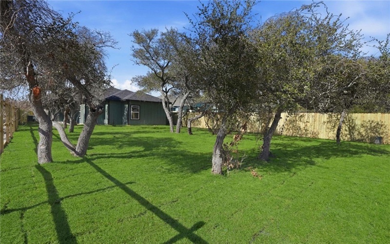 745 S 10TH, Aransas Pass, TX 78336, 4 Habitaciones Habitaciones , ,2 BañosBaños,Residential,En Venta,745 S 10TH,0,469575